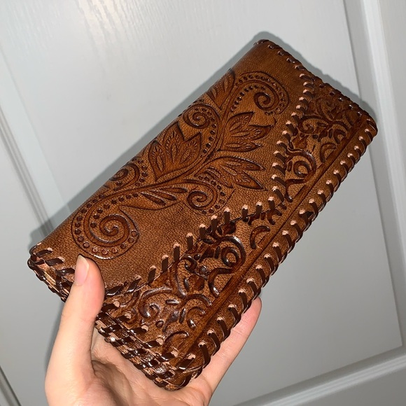 Handmade Genuine Leather Wallet - Picture 4 of 17